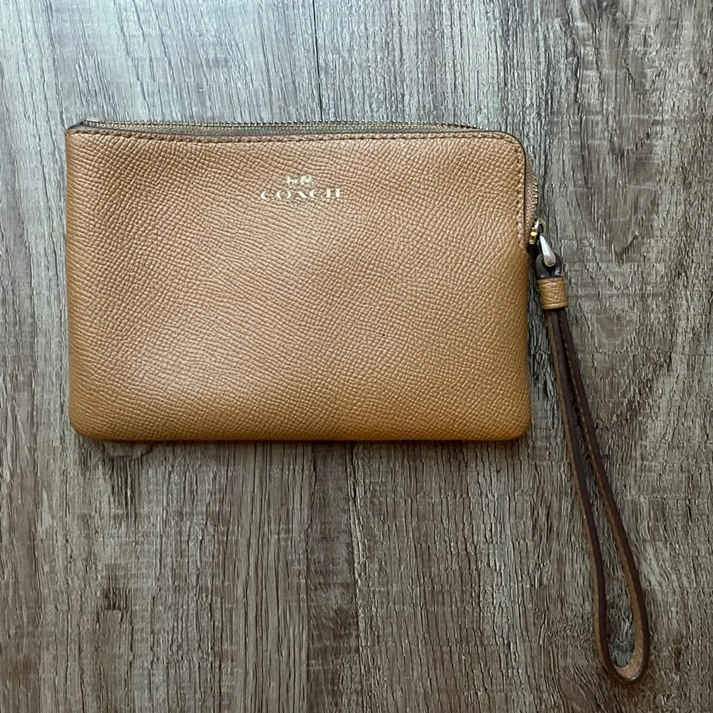 COACH Wristlet - Picture 5 of 7